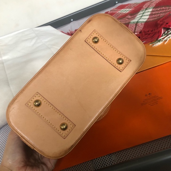 Louis Vuitton LV Alma BB in monogram - Picture 13 of 15